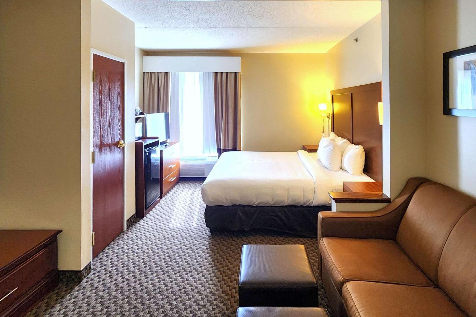 Comfort Inn & Suites Mount Pocono Exterior photo
