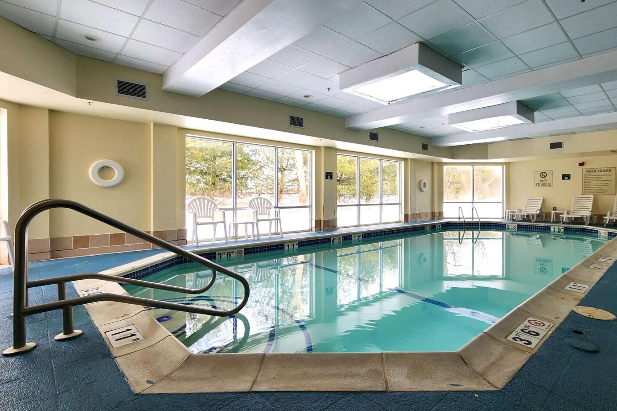Comfort Inn & Suites Mount Pocono Exterior photo