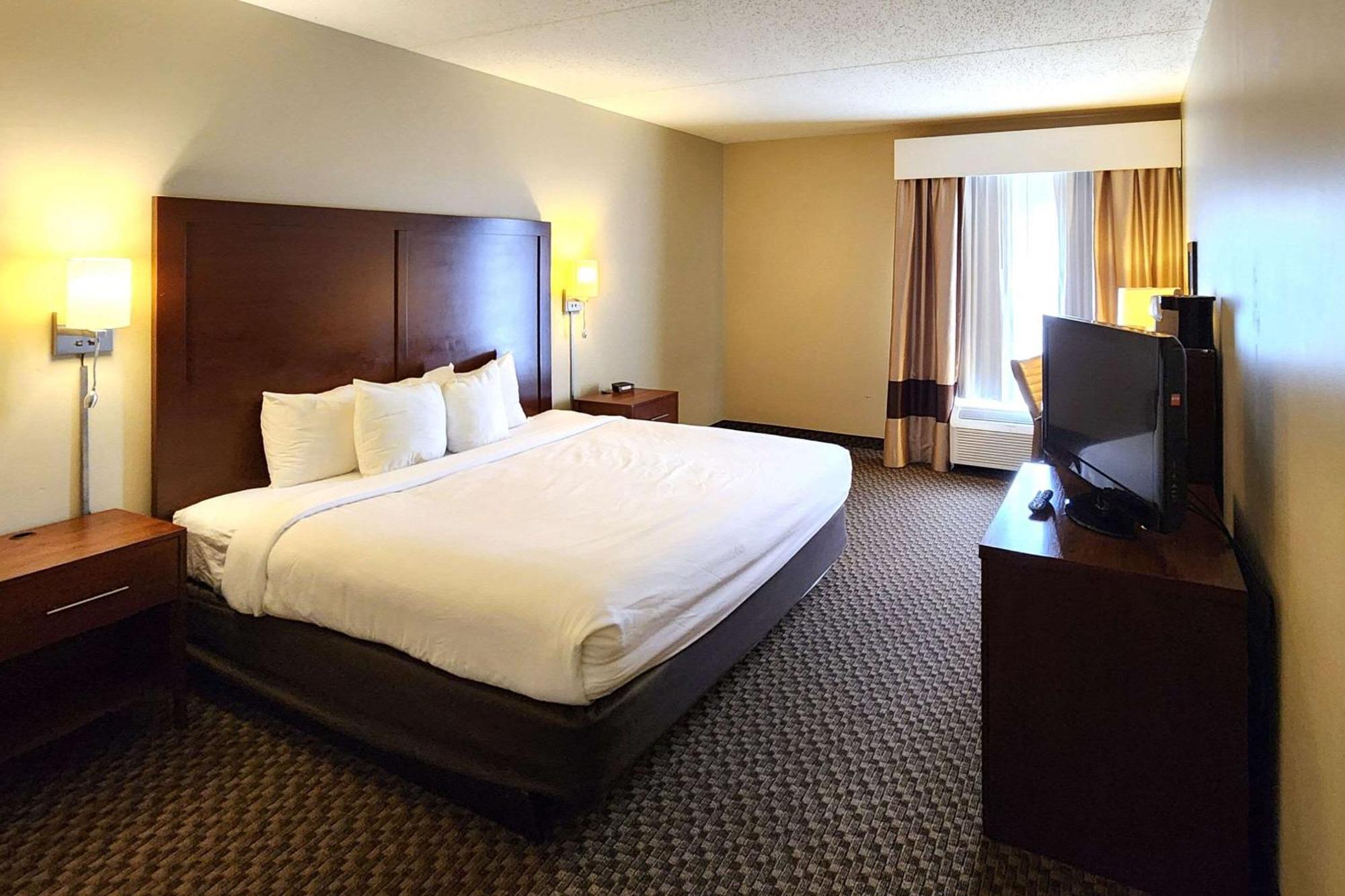 Comfort Inn & Suites Mount Pocono Exterior photo